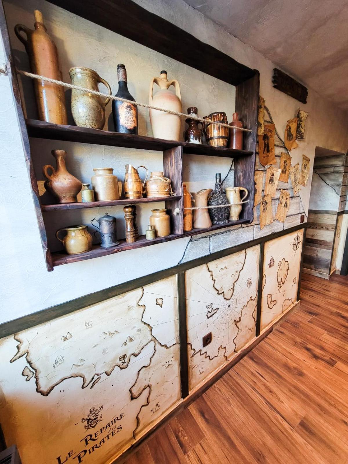 Le Repaire Des Pirates Logement Magique Sainte-Croix-en-Plaine Bagian luar foto