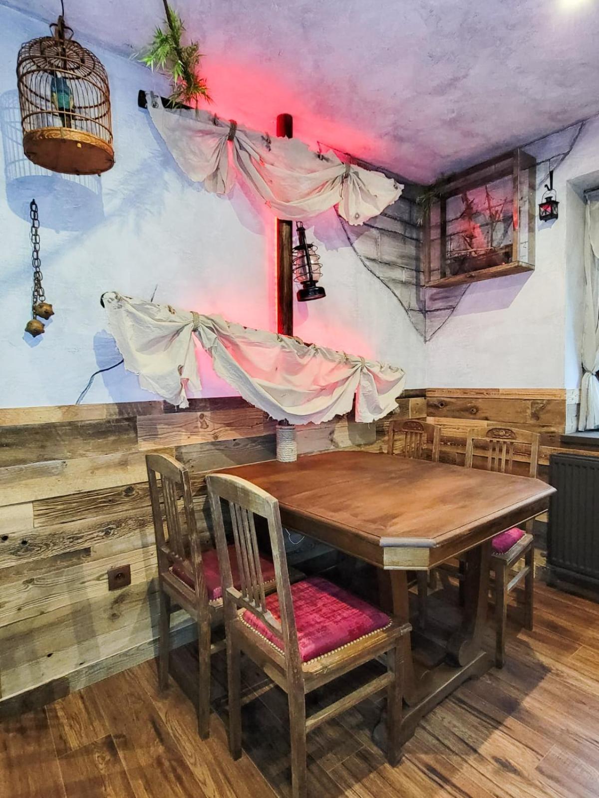 Le Repaire Des Pirates Logement Magique Sainte-Croix-en-Plaine Bagian luar foto