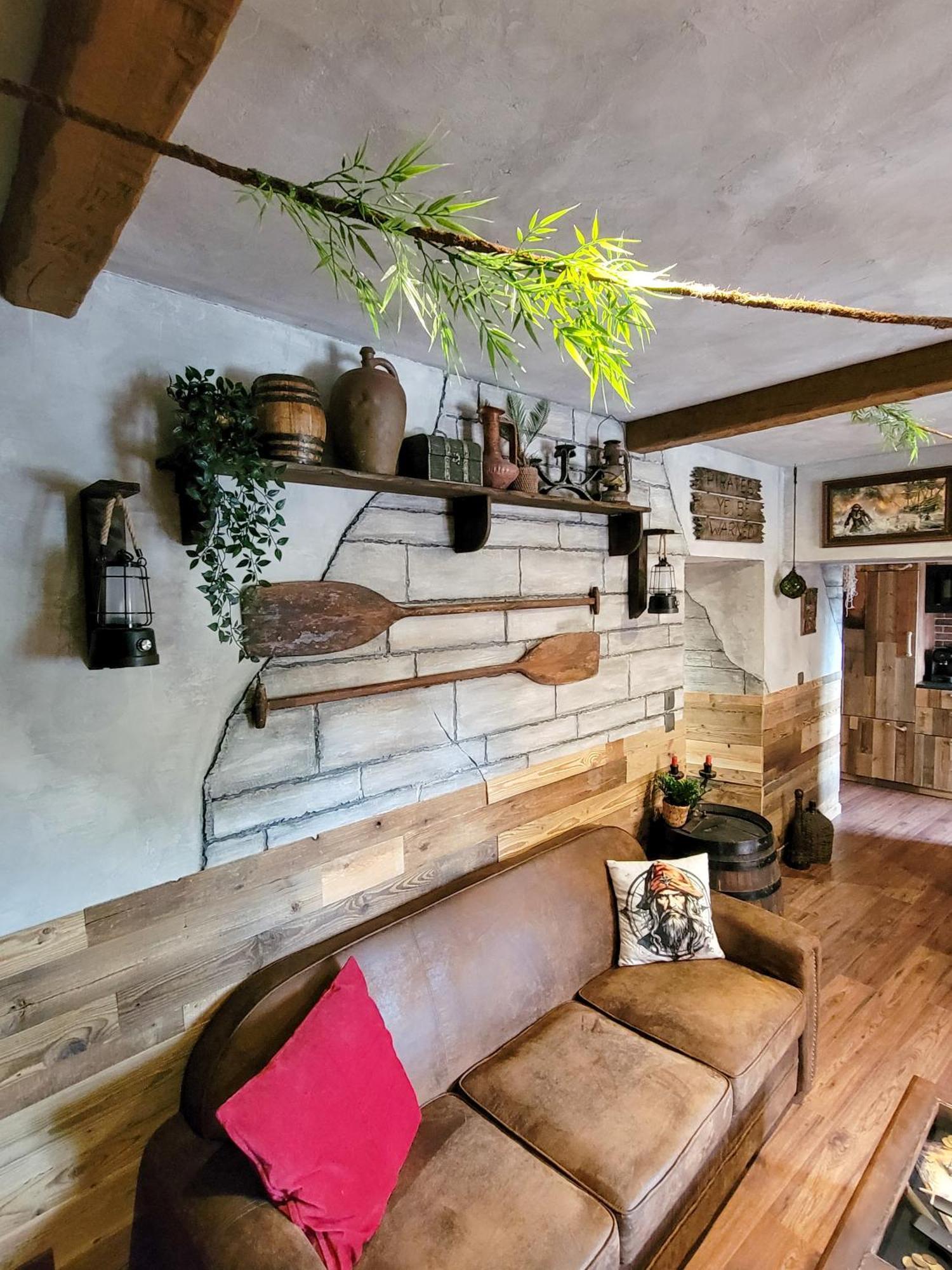 Le Repaire Des Pirates Logement Magique Sainte-Croix-en-Plaine Bagian luar foto