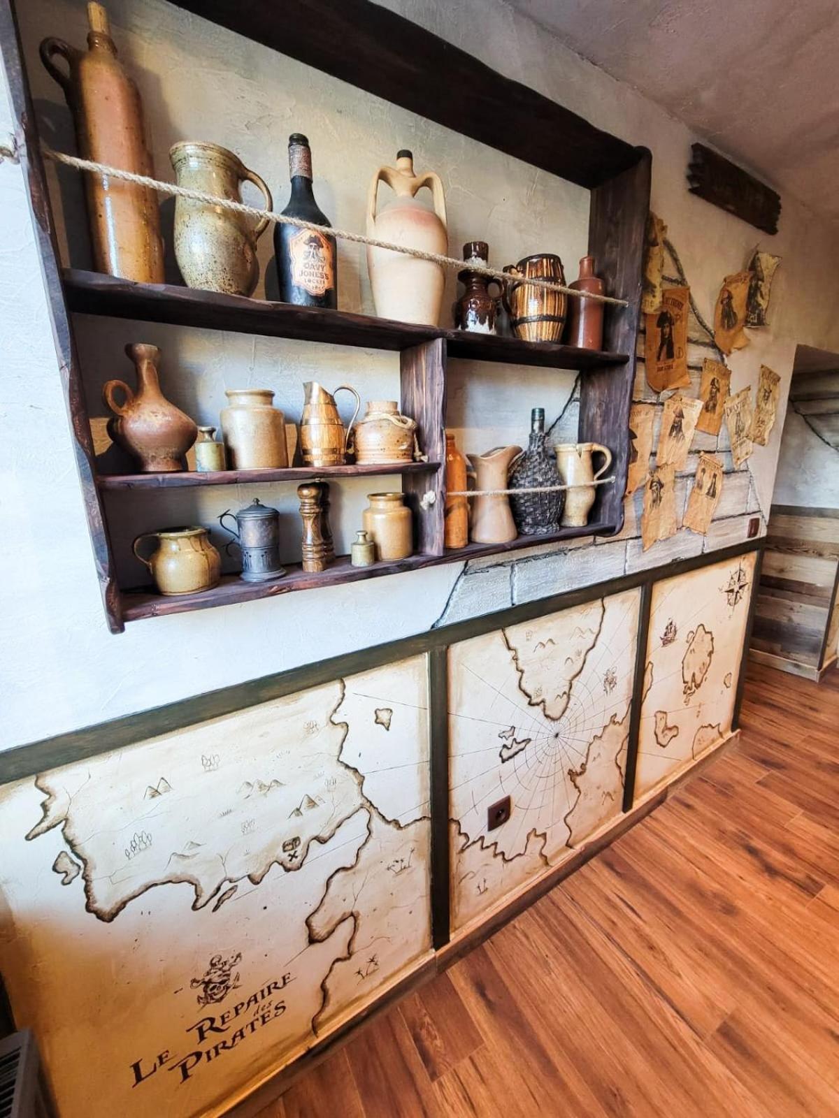 Le Repaire Des Pirates Logement Magique Sainte-Croix-en-Plaine Bagian luar foto